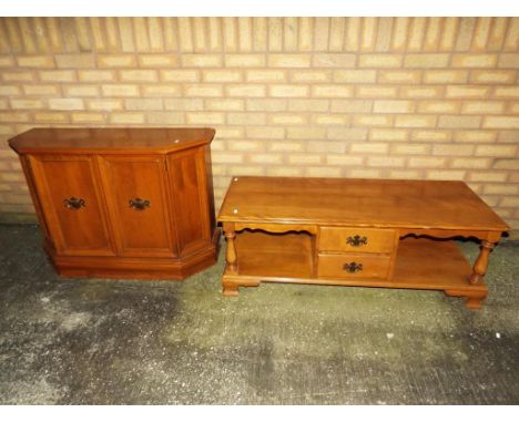 Ethan Allen - a good quality Ethan Allen vintage coffee table 43 cm (h) x 120 cm (w) x 54 cm (d) and an Ethan Allen good qual