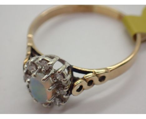 18ct gold vintage opal and diamond ring size Q 2.4g