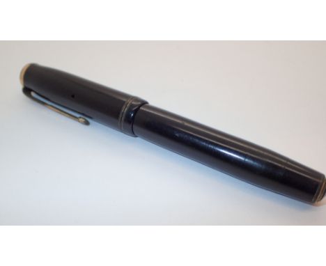 Vintage Parker Vacumatic fountain pen with 14ct gold nib