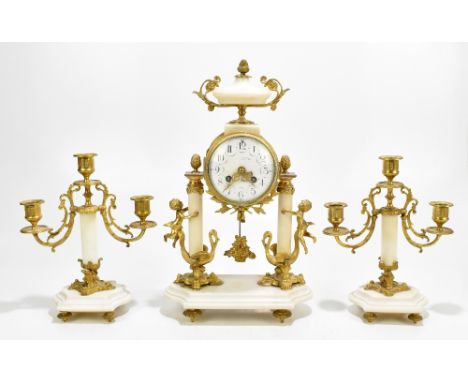 CONFIANCE; an early 20th century three piece marble clock garniture, with gilt metal mount, the clock with twin handled urn s
