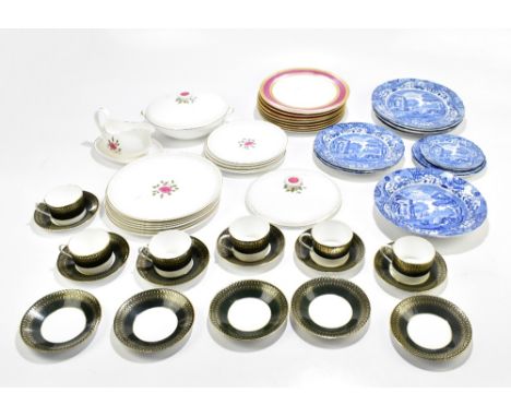 A mixed group of ceramics comprising a set of six Coalport 'Château' cups and eleven saucers (one cup and one saucer af), Roy