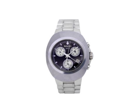 A MEN'S RADO STAINLESS STEEL QUARTZ BRACELET WATCH Diastar chronograph. Brand: Rado Model: Diastar Chronograph Case reference