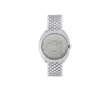 A MEN'S ZENITH STAINLESS STEEL AUTOMATIC BRACELET WATCH. Captain bark braceletBrand: Zenith Model: Captain Year: Circa 1970's