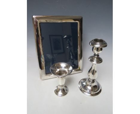 A HALLMARKED SILVER PICTURE FRAME - SHEFFIELD 1990, makers mark for Walker &amp; Hall, overall H 22.5 cm, W 17.5 cm, together