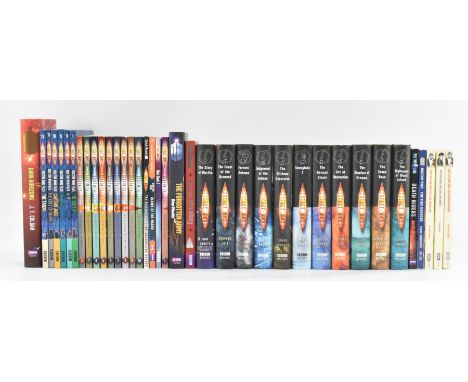 Dr. Who - a large collection of vintage Doctor Who books, annuals and magazines. Including titles such as Martha in the Mirro