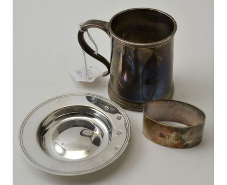 A Victorian silver tankard, London 1897, together with a silver napkin ring and silver bon-bon dish, combined weight 268g&nbs