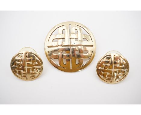 A 9ct gold brooch and earring set of Celtic design, 16g