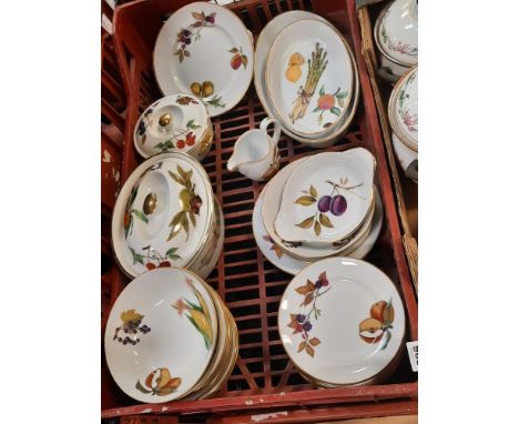COLLECTION OF ROYAL WORCESTER CHINA - FRUIT DESIGN