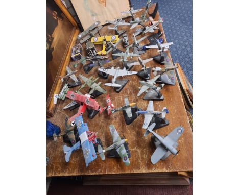 QTY OF MODEL AIRPLANES ETC