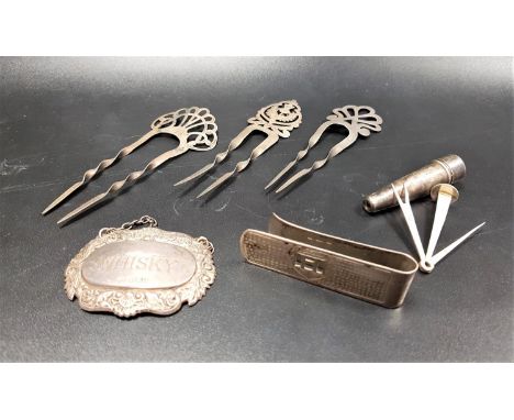 SELECTION OF SMALL SILVER ITEMScomprising three Edward VII hair slides, one with thistle decoration - two Birmingham 1906 and