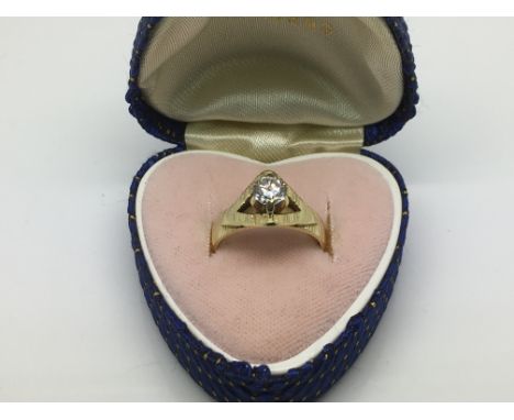 An 18ct gold diamond ring, approx 4g and approx size I.