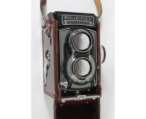 Vintage Camera - Franke and Heidecke Rolleiflex camera  No. 2123455, - Carl Zeiss 1:3.5 F75mm lens, in brown leather case. 