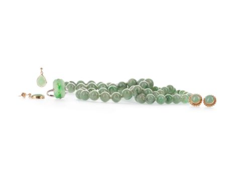 GREEN HARDSTONE NECKLACE, formed by graduated spherical beads, the largest approximately 10mm diameter, the smallest approxim