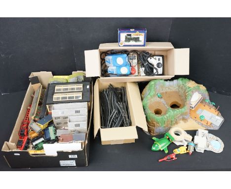 Collection of OO gauge model railway to include 12 x items of rolling stock featuring Hornby &amp; Lima, plastic trackside bu