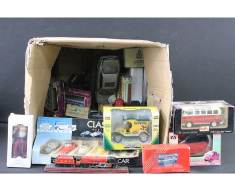 Collection of various boxed diecast models to include Matchbox Models Of Yesteryear featuring Y-1, Y-6, Y-4, etc, Classic Car