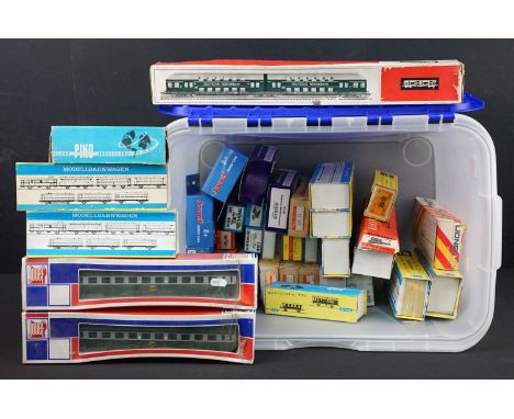 37 Boxed HO gauge items of rolling stock to include 14 x Piko, 2 x Roco, 5 x Jouef, 7 x Liliput, 4 x Marklin, 2 x Dapol, 1 x 