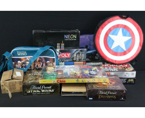 Collection of Tv related board games and collectibles to include 1 x sealed X-Men Monopoly, 1 x sealed The Simpsons Clue, 3 x