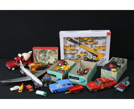 Collection of mixed diecast models and tin plate to include various playworn diecast models including Chipperfield Circus, Ma