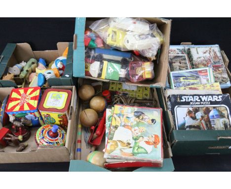 Collection of vintage toys to include boxed wooden jigsaw puzzles, boxed Star Wars jigsaw puzzle, wooden block puzzle, Fisher