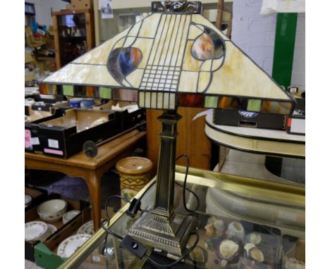 Tiffany style lamp ( crack to shade) 