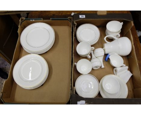 A collection of pottery to include Wedgwood Insignia part dinner and tea ware to include plates, cups, saucers, side plates, 