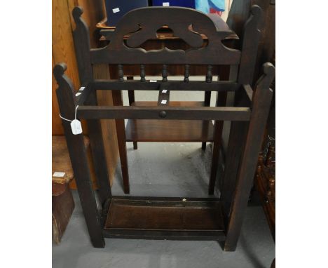 Early 20th century stained oak umbrella/stick stand with metal drip tray.  (B.P. 21% + VAT) 