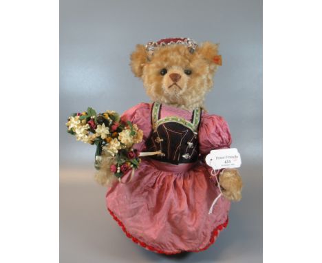 Modern Steiff teddy bear, 'Bride', blond, 31cm in original box with COA. (B.P. 21% + VAT)No obvious damage.