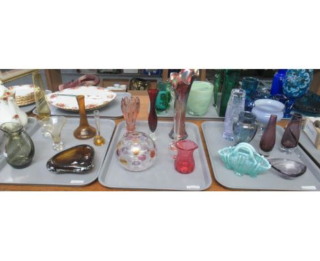 Three trays of glassware, to include: Art Glass vases in various sizes and shapes, two celery vases with clear glass stems an