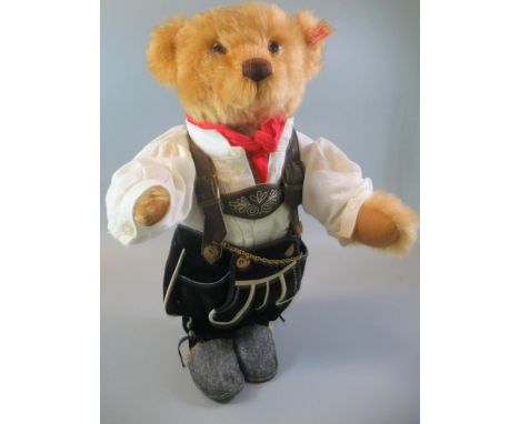 Modern Steiff teddy bear 'Grandfather' gold/blond 36cm with original box and COA. (B.P. 21% + VAT)&nbsp; &nbsp;&nbsp;No obvio