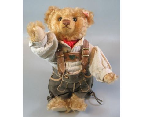 Modern Steiff teddy bear 'Bear Boy' blond 29cm with original box and COA.   (B.P. 21% + VAT) 
