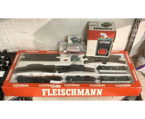 FLEISCHMANN RAILWAY SET POWER TRANSFORMER &amp; FLEISCHMANN MODEL TRAILER
