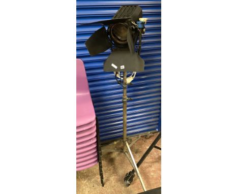 SMALL TV FILMING LIGHT