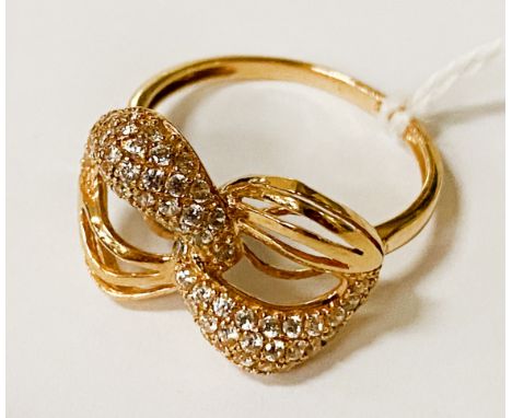 21CT GOLD RING -SIZE N - 3.9 GRAMS APPROX