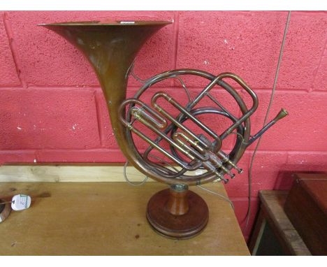 French horn lamp