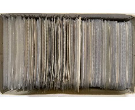 A large collection of approximately 500 vintage filmstar postcards. Approximately 220 male stars and 280 female stars to incl