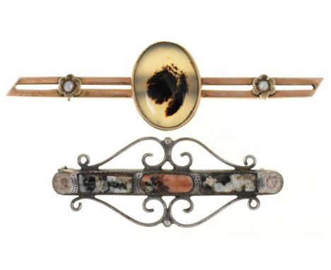 TWO BROOCHES COMPRISING AN AGATE AND SEED PEARL BAR BROOCH IN GOLD MARKED 10K, 4.5G AND A VICTORIAN AGATE BROOCH IN SILVER++W