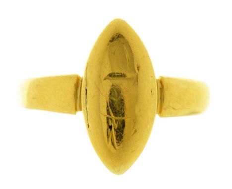 A GOLD RING OF MARQUISE SHAPE, MARKED 18CT, 2.5G, SIZE O++SCRATCHES AND WEAR CONSISTENT WITH AGE