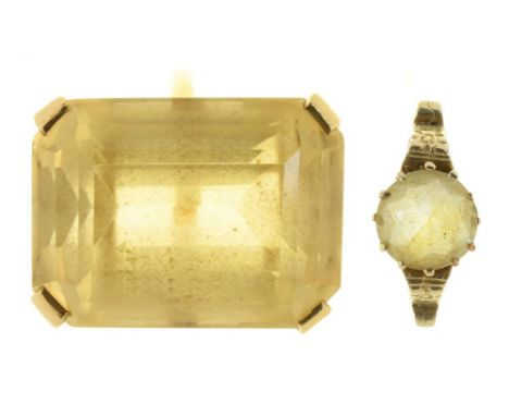 A STEP CUT CITRINE RING, APPROX 38 CTS, IN GOLD MARKED 9CT, 13.5G, SIZE Q AND ANOTHER CITRINE RING IN GOLD, 2.5G, SIZE N½++LI