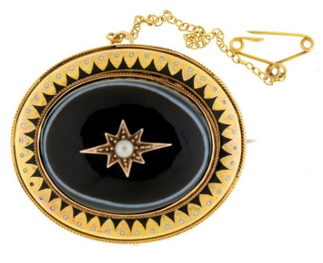 A VICTORIAN SEED PEARL AND BANDED AGATE LOCKET BACK BROOCH, IN GOLD, INSCRIBED IN MEMORY OF HANNAH DAY, 11 FEBRUARY 1876, APP