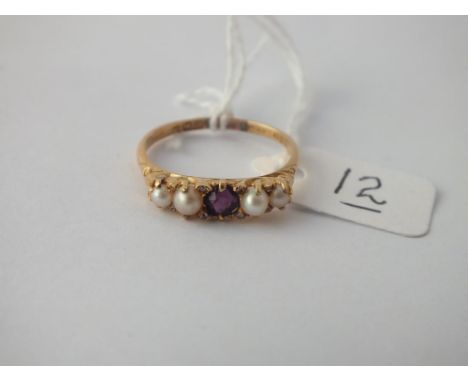 A five stone pearl and garnet ring in 18 ct gold - Size R - 2.8gms.