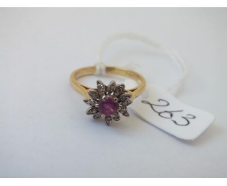 18ct gold ruby &amp; diamond cluster ring size K 3.7g