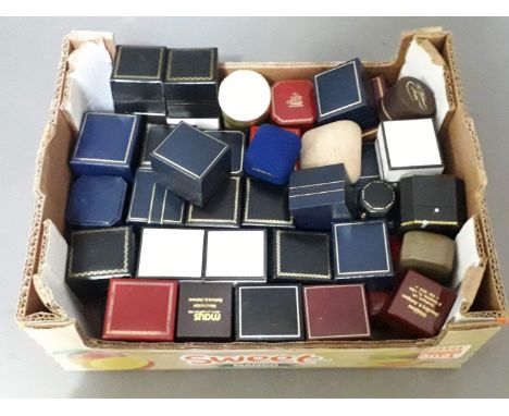A quantity of jewellery boxes, mainly ring boxes. 
