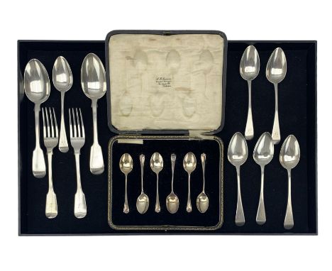 Set of six George IV silver tea spoons London 1820 Maker Henry Day, set of six silver coffee spoons Sheffield 1922, cased, pa