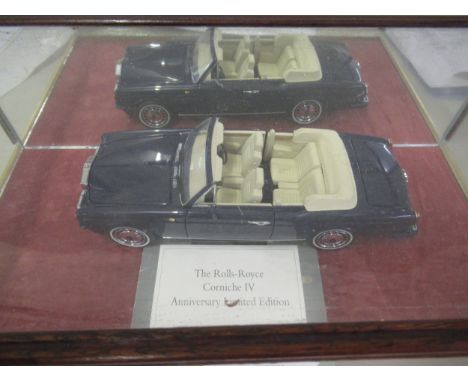 Franklin Mint diecast metal model of a Rolls-Royce Corniche IV, with certificate, housed in a glazed display cabinet 