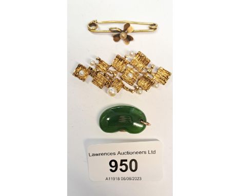 Unmarked yellow metal and cultured pearl brooch of modern abstract design, together with a small yellow metal bar brooch, 7.8