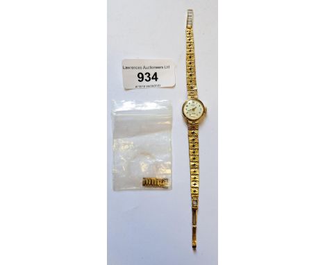 Ladies Rotary 9ct gold cased wristwatch with integral 9ct gold bracelet and four spare links, 12.5g 
