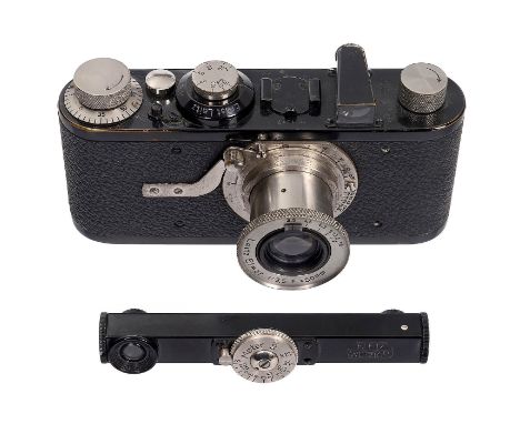 Leica I mit FODIS, um 1926Leitz, Wetzlar. Mit niedriger Serien-Nr. 1517, Auslöser in "Pilzform", vorne links fehlen 2 Schraub