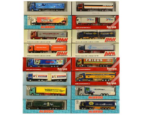 Großes Konvolut Lastkraftwagen im Maßstab 1:87165 Kunststoff-Modelle in Original-Schachteln, Sattelschlepper, Tanklastwagen, 