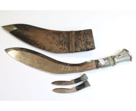 A Vintage Gurkha Kukri Knife Complete With Leather Scabbard. 