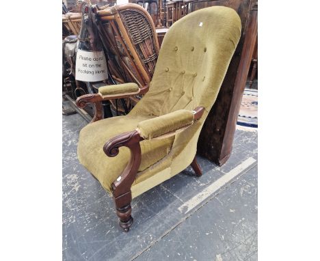 A WILLAM IV MAHOGANY BUTTON BACK ARMCHAIR 